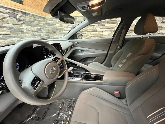 Used 2023 Hyundai Elantra Blue FWD image 13