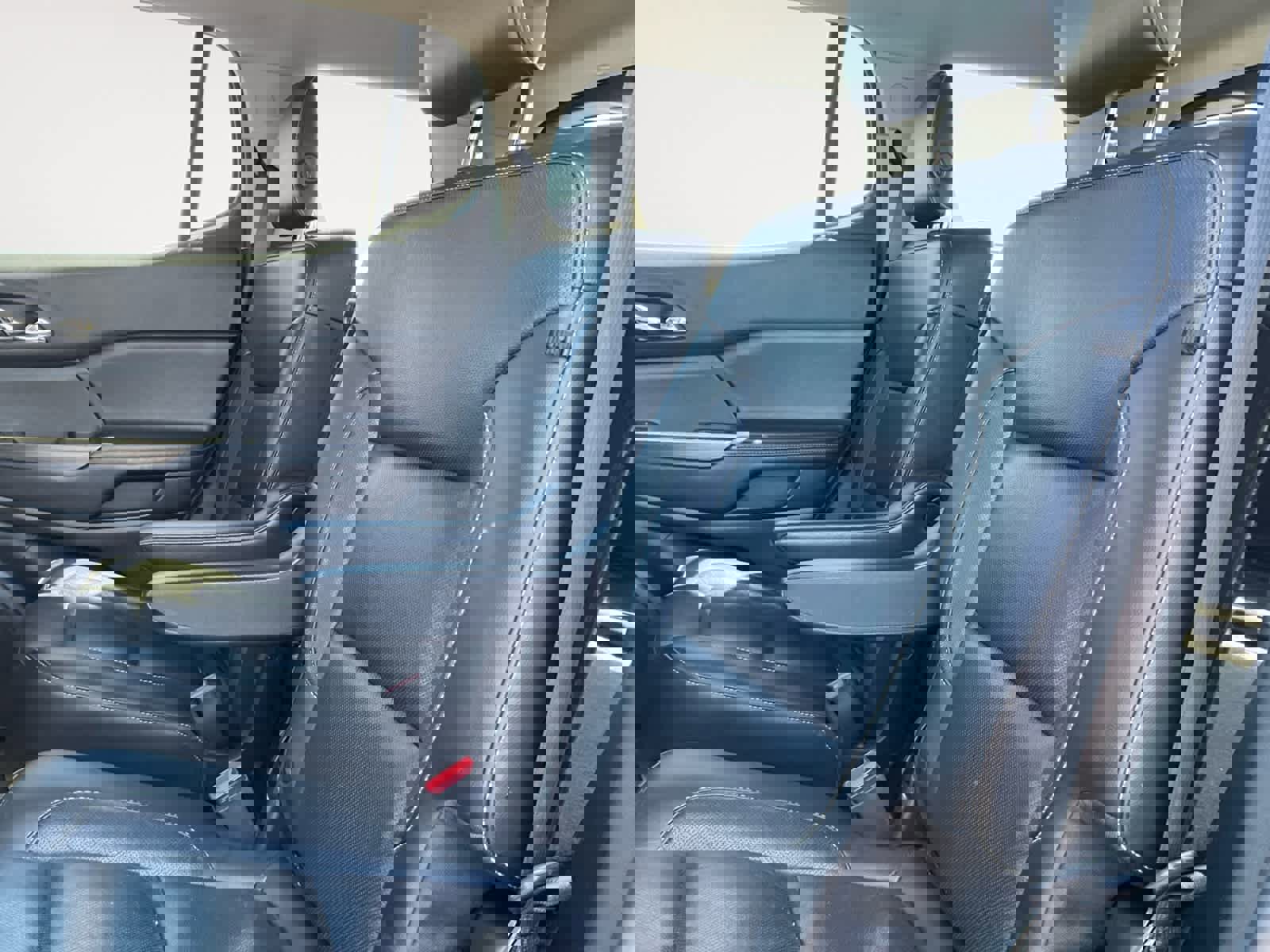 Used 2019 GMC Acadia SLT w/ LPO, Cargo Package image 21