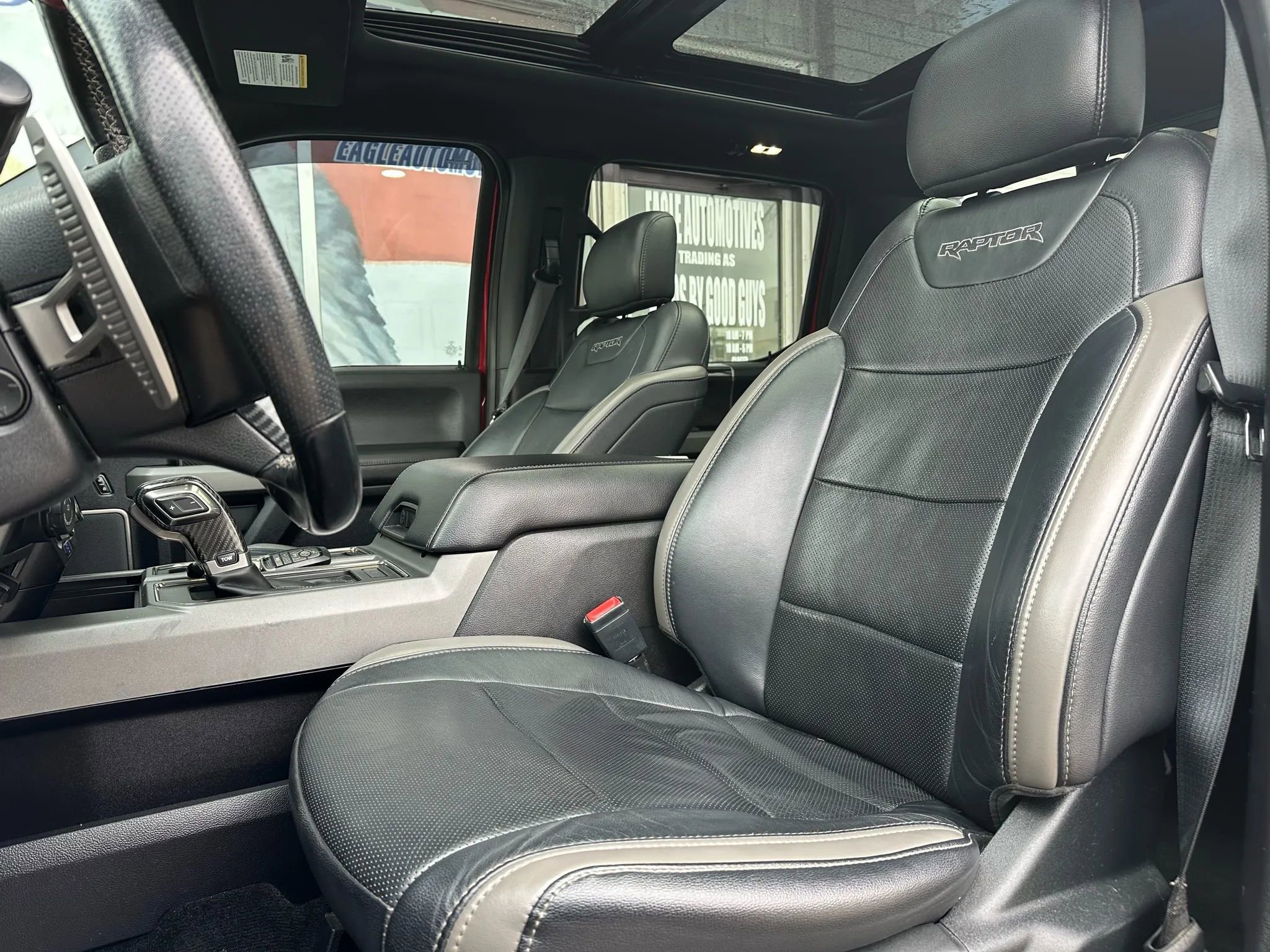 Used 2018 Ford F150 Raptor w/ Equipment Group 802A Luxury image 10