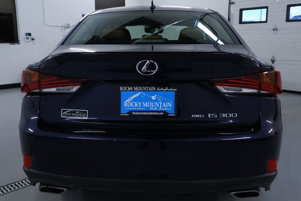 Used 2017 Lexus IS 300 AWD image 6