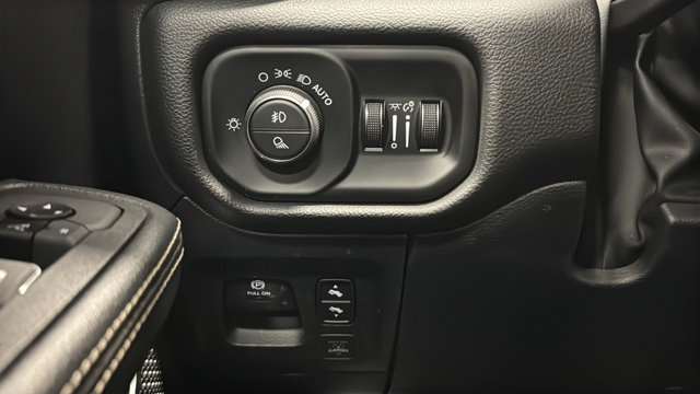 Used 2025 RAM 1500 Laramie w/ Bed Utility Group AWD/4WD image 34