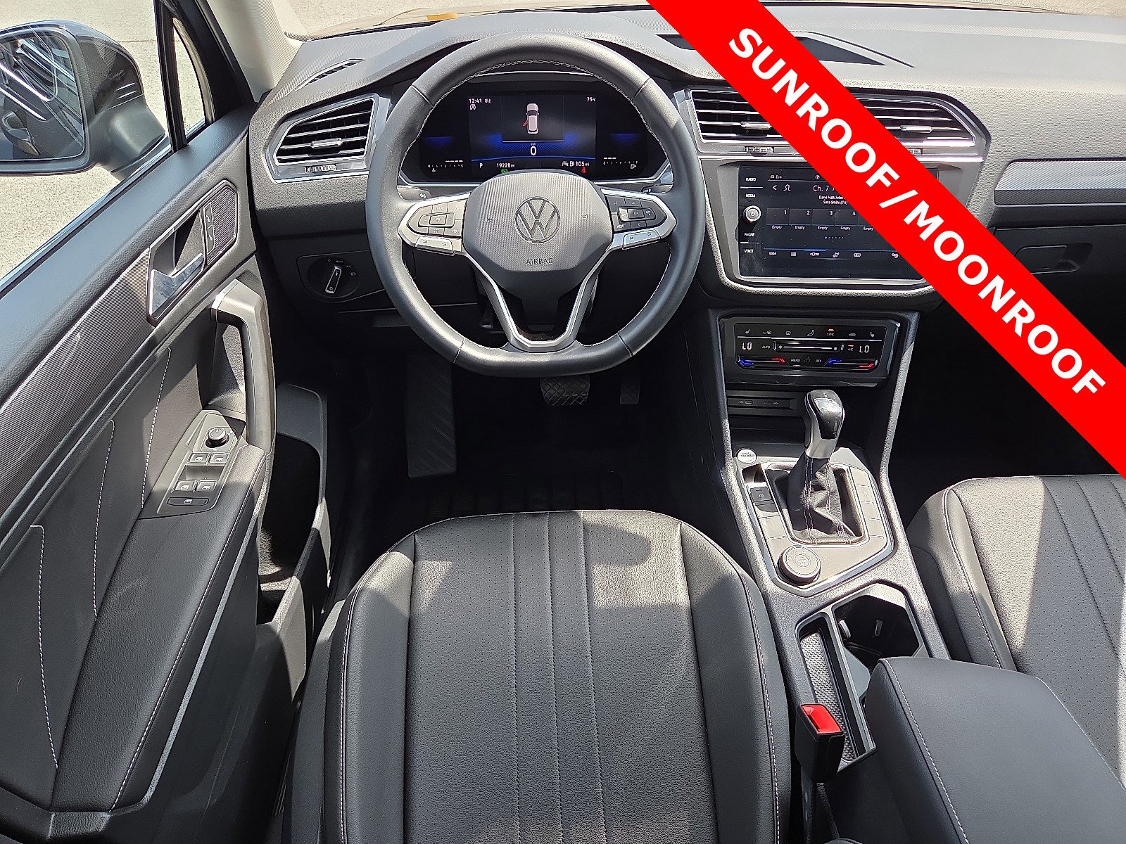Used 2022 Volkswagen Tiguan SE image 11