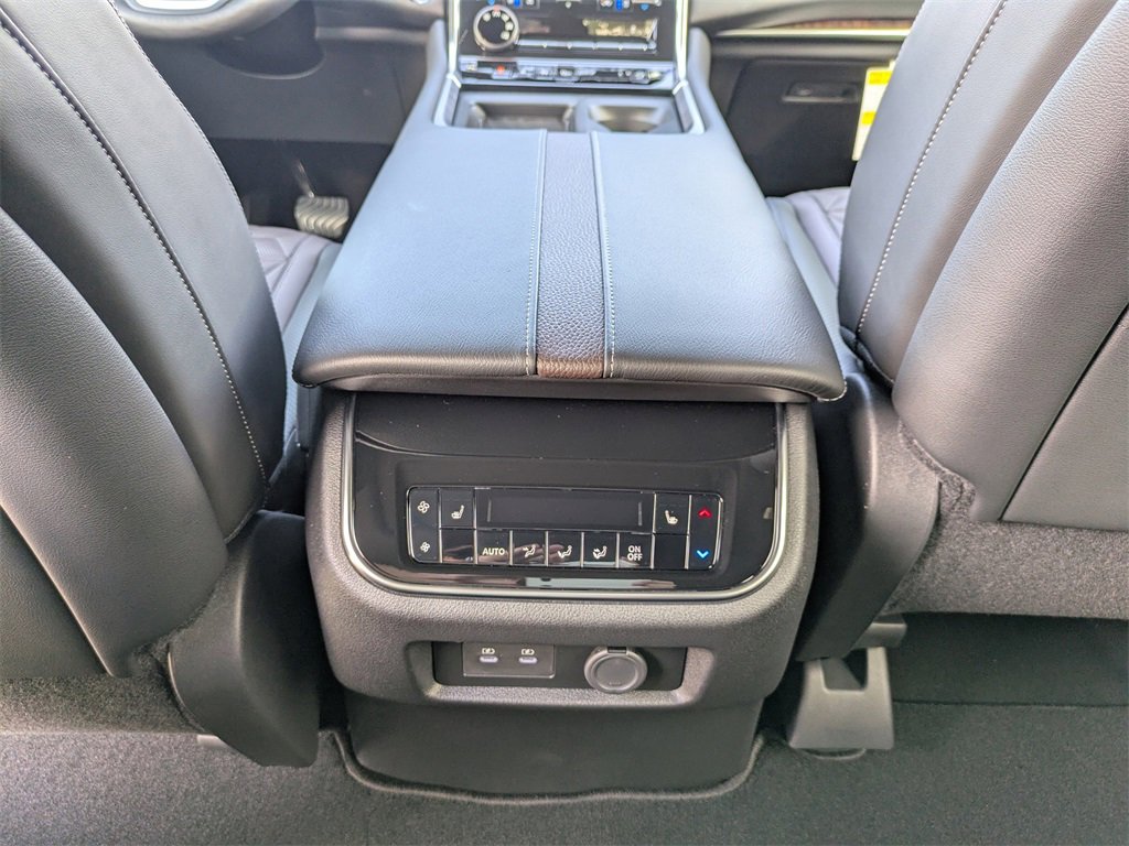 New 2025 Nissan Armada Platinum w/ Convenience Package image 17