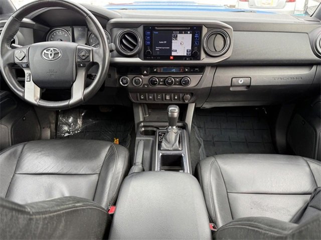 Used 2016 Toyota Tacoma TRD Sport image 11