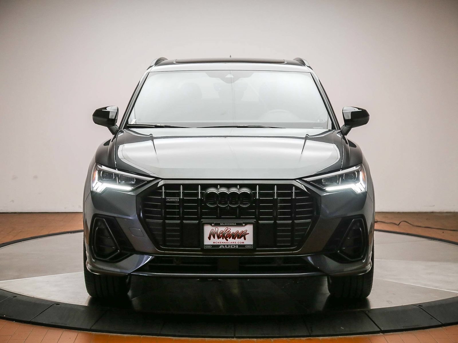 Certified 2025 Audi Q3 2.0T Premium Plus w/ Premium Plus Package AWD/4WD image 2