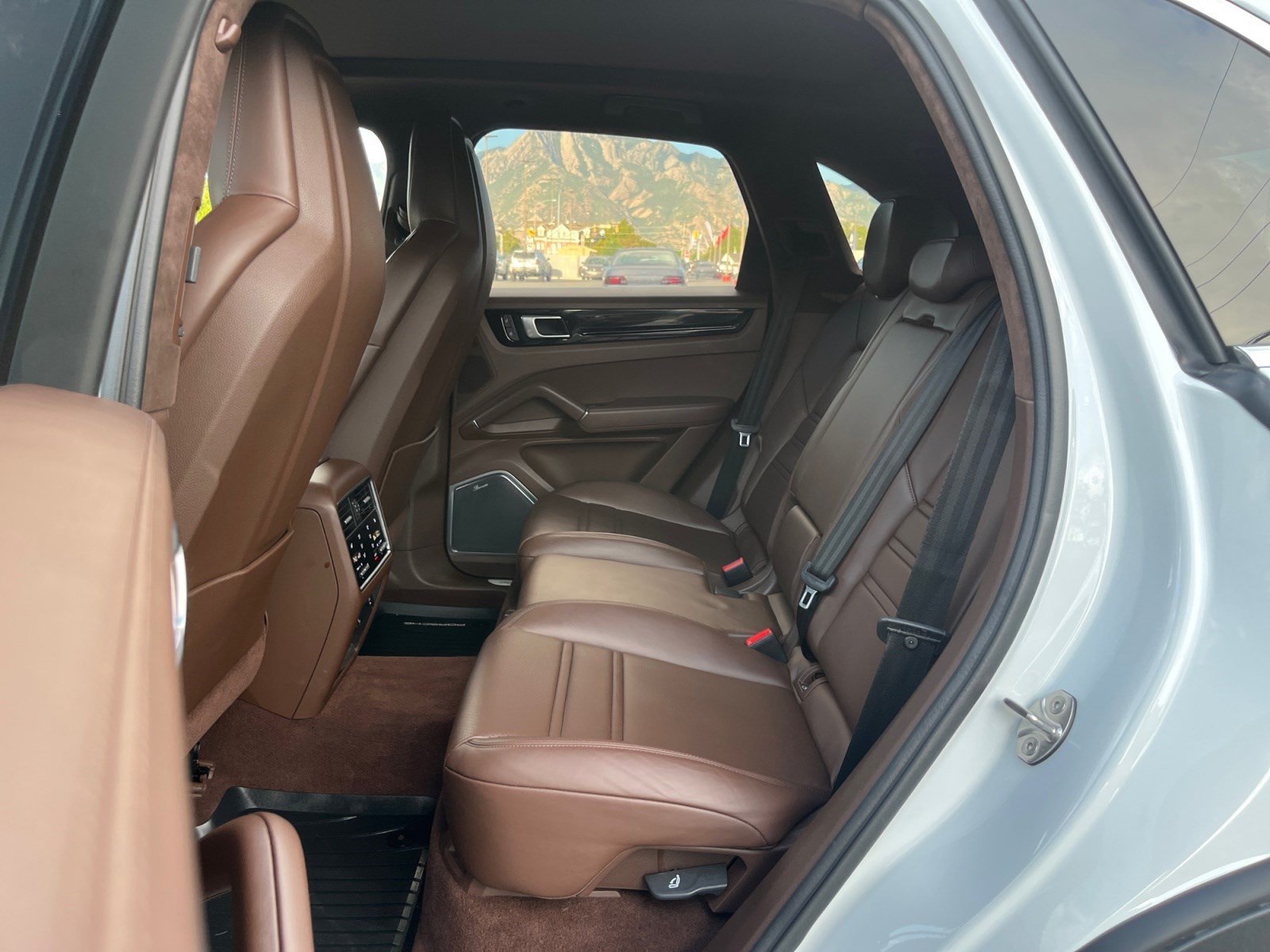 Used 2022 Porsche Cayenne E-Hybrid AWD/4WD image 26