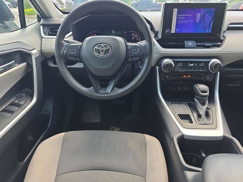 Used 2025 Toyota RAV4 XLE AWD/4WD image 18