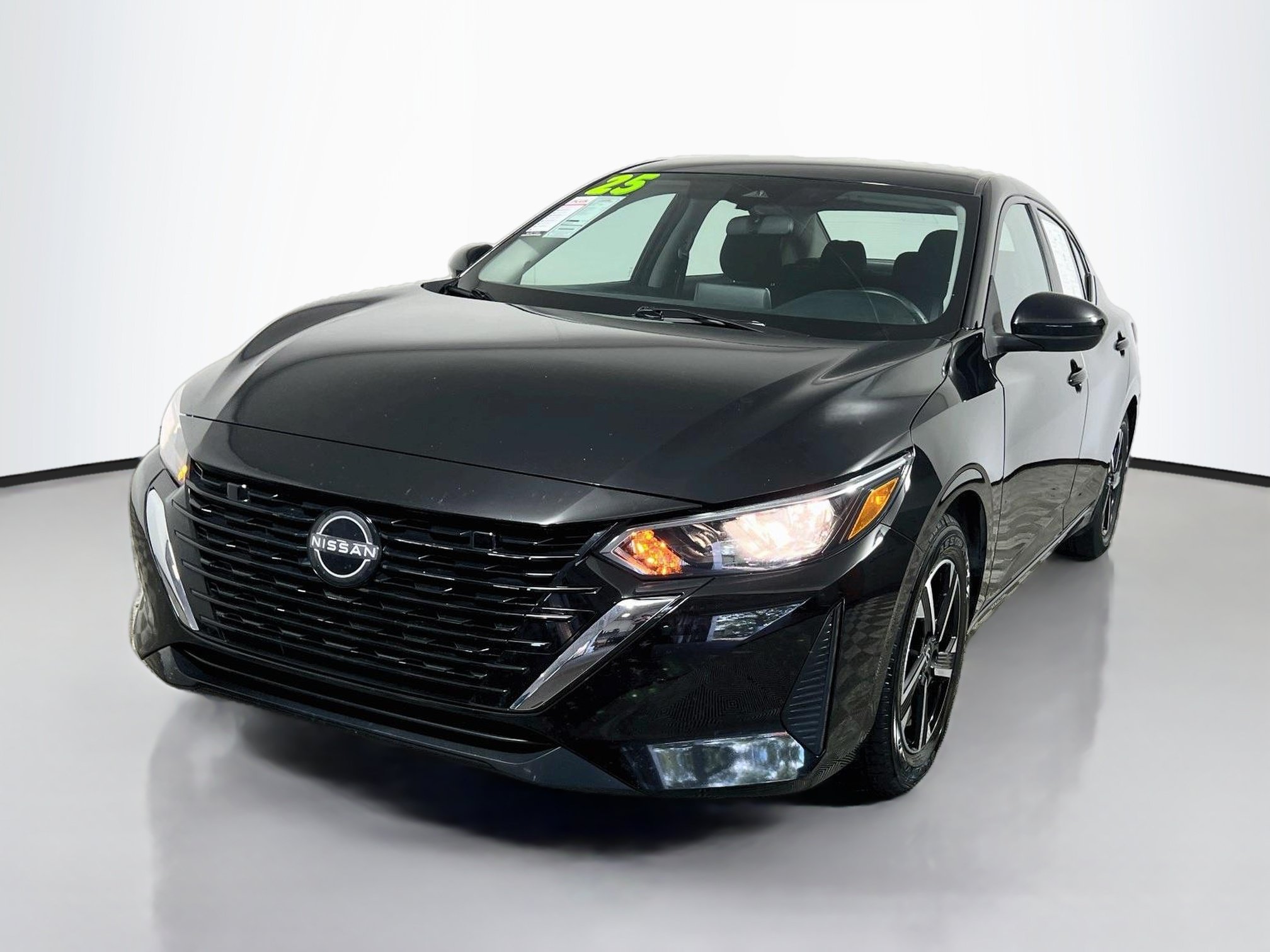 Used 2025 Nissan Sentra SV FWD image 10
