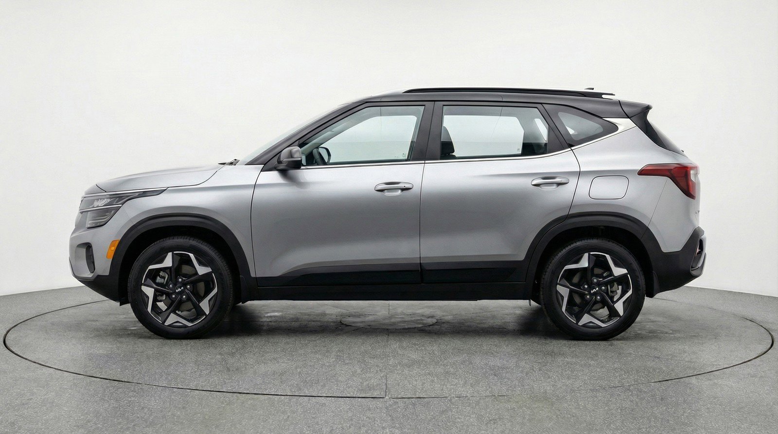 Used 2025 Kia Seltos S image 5