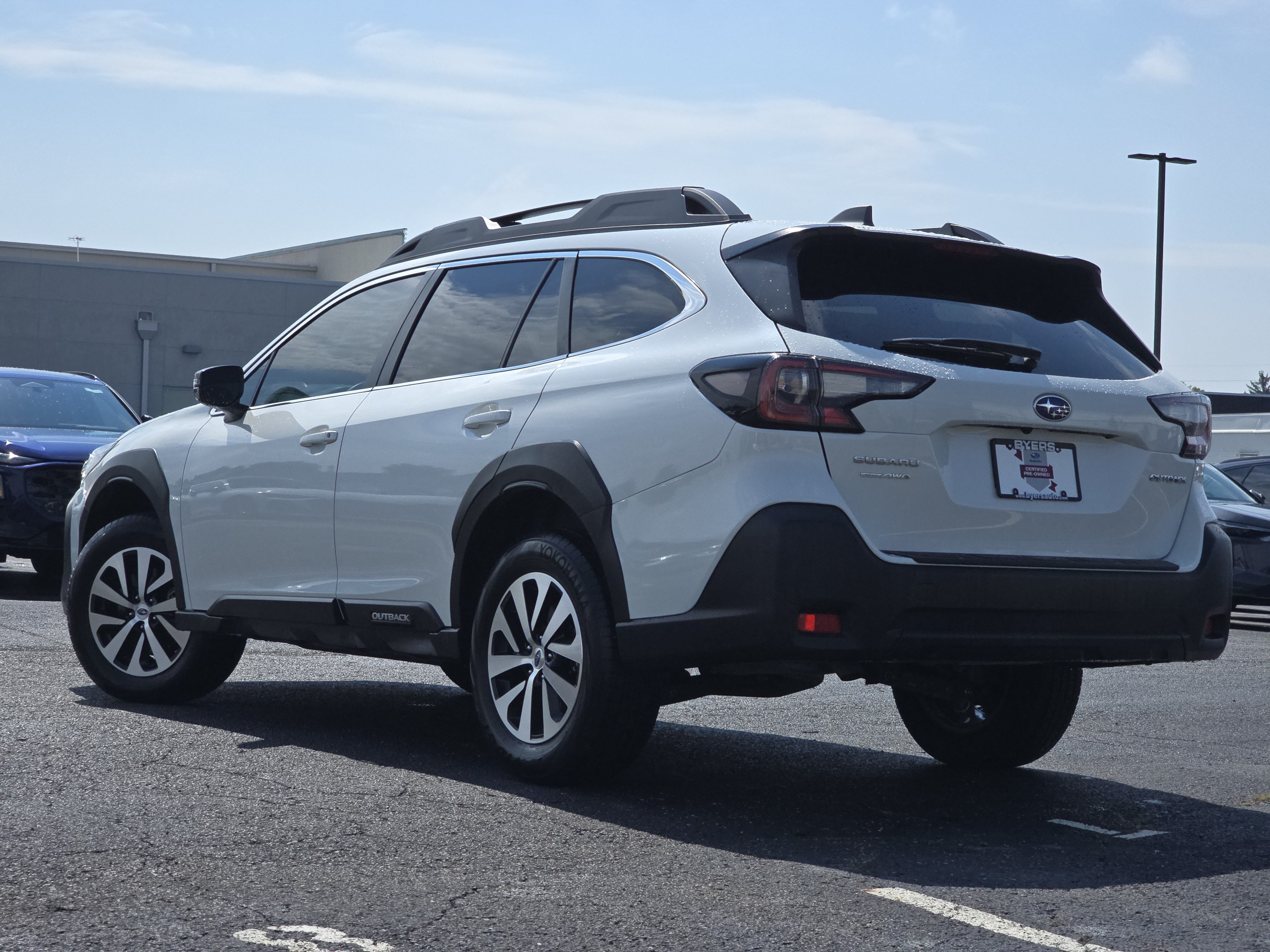 Certified 2023 Subaru Outback Premium AWD/4WD image 5