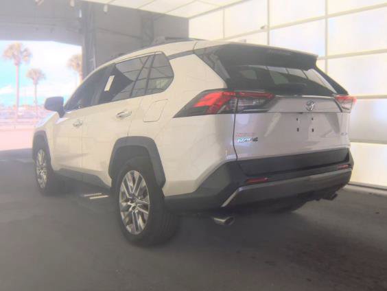 Used 2019 Toyota RAV4 Limited w/ Advanced Technology Package FWD image 3