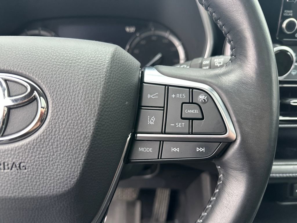 Used 2021 Toyota Highlander XSE image 22