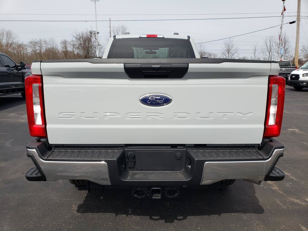 New 2026 Ford F350 XLT w/ FX4 Off-Road Package AWD/4WD image 5