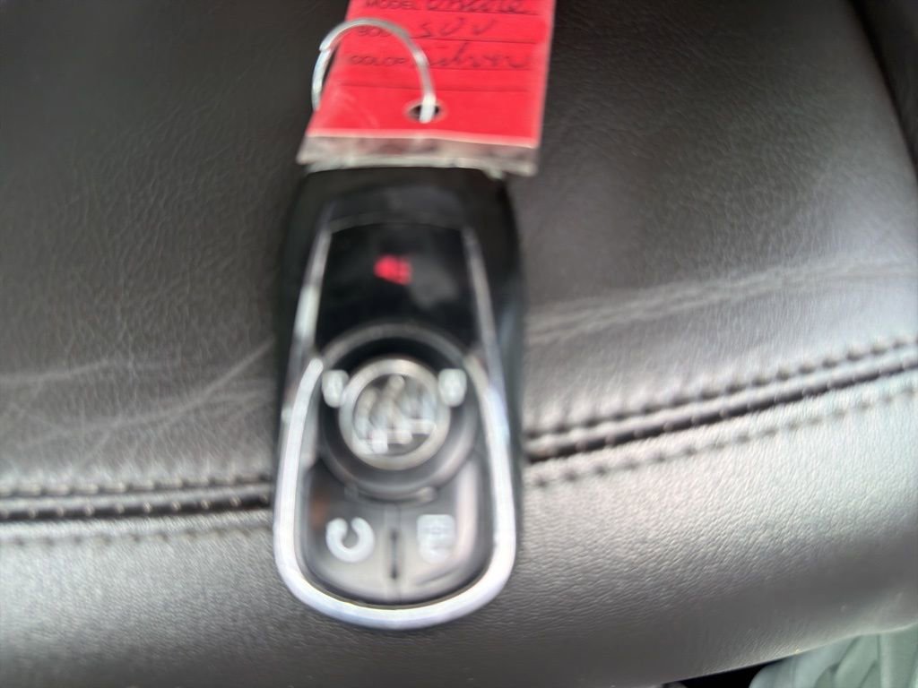 Used 2020 Buick Encore Essence FWD image 23