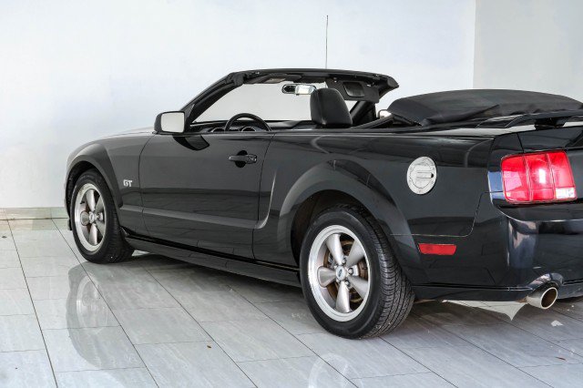 Used 2006 Ford Mustang GT RWD image 38