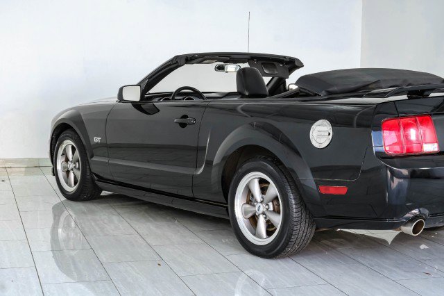 Used 2006 Ford Mustang GT RWD image 38