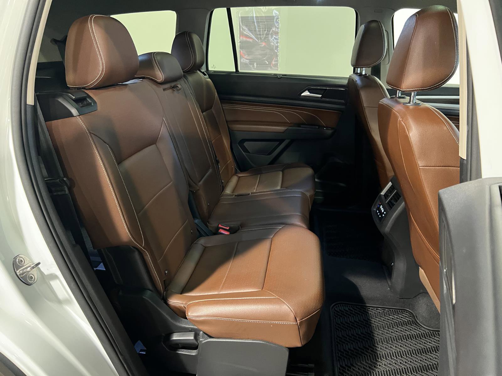 Used 2022 Volkswagen Atlas SE w/ Panoramic Sunroof Package image 34