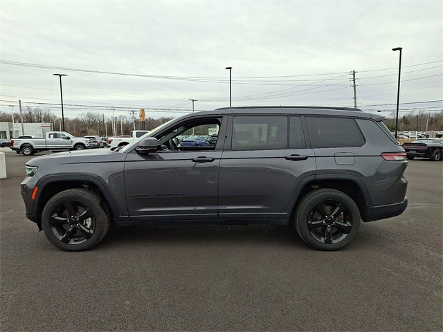 Used 2023 Jeep Grand Cherokee L Laredo image 7