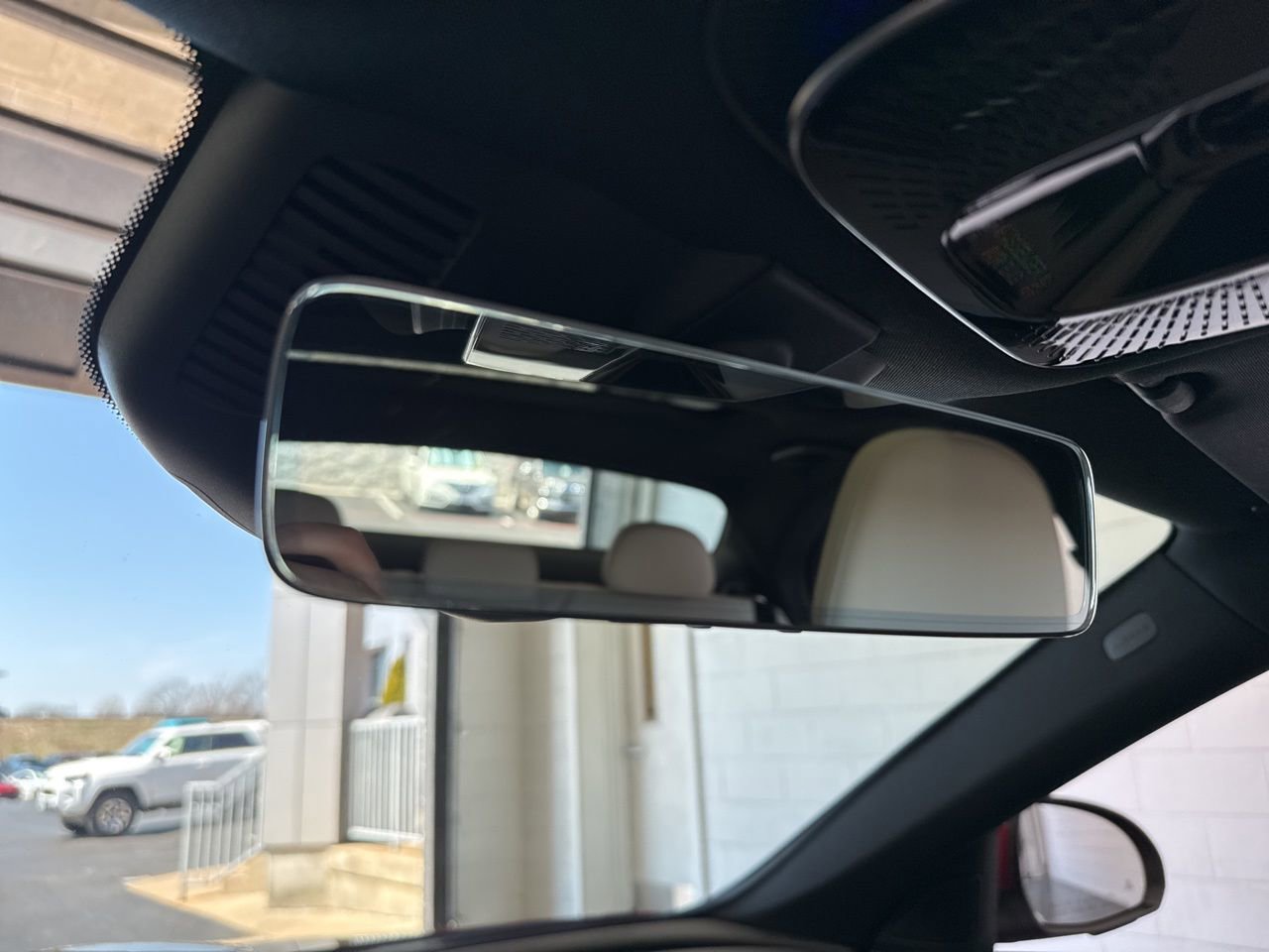 Used 2025 Mercedes-Benz C 300 Sedan image 33