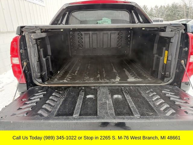 Used 2013 Chevrolet Avalanche LT image 13