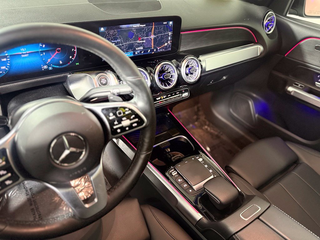 Used 2023 Mercedes-Benz GLB 250 4MATIC w/ Premium Package image 18