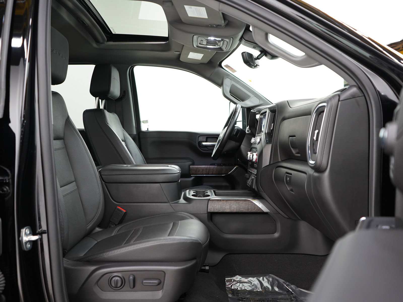 Used 2022 GMC Sierra 1500 Denali w/ Denali Premium Package AWD/4WD image 11