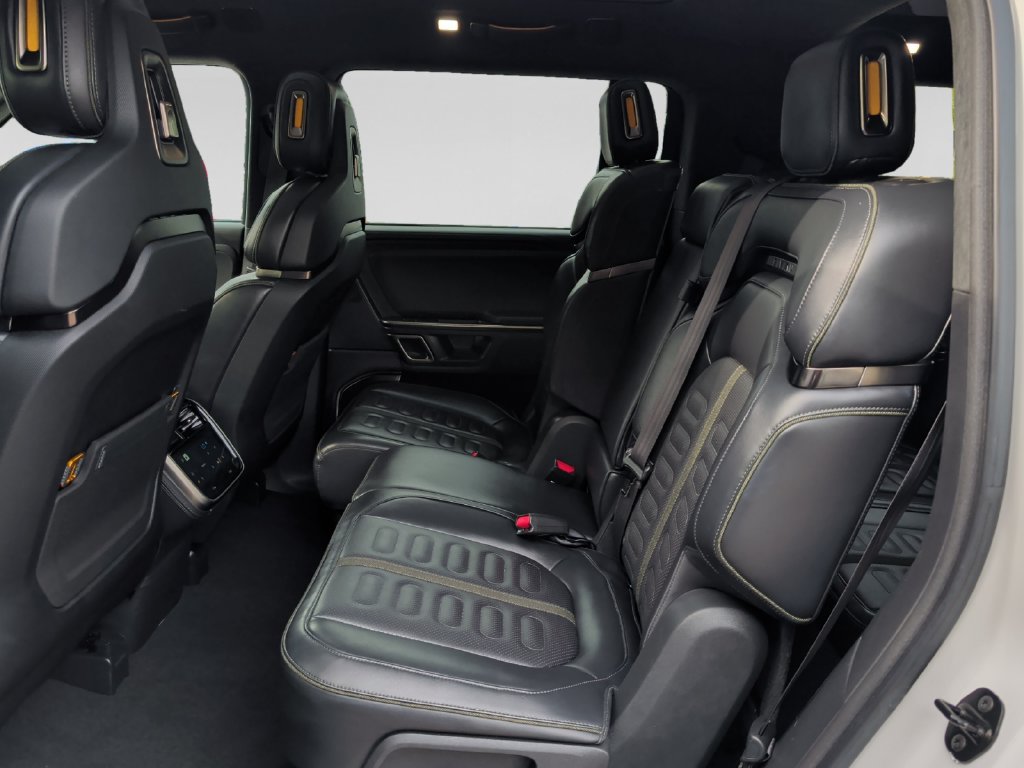 Used 2024 Rivian R1S Adventure Quad AWD/4WD image 31