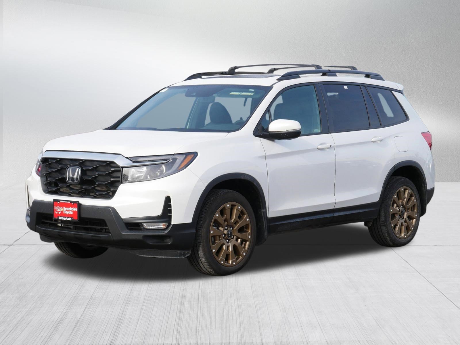 Used 2023 Honda Passport EX-L image 3