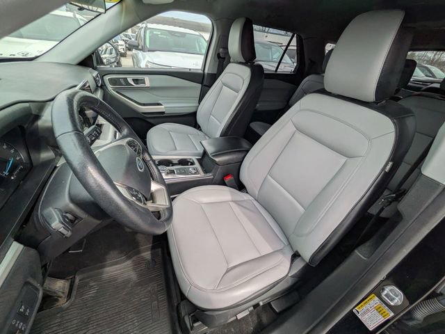 Certified 2021 Ford Explorer XLT w/ Equipment Group 202A image 8