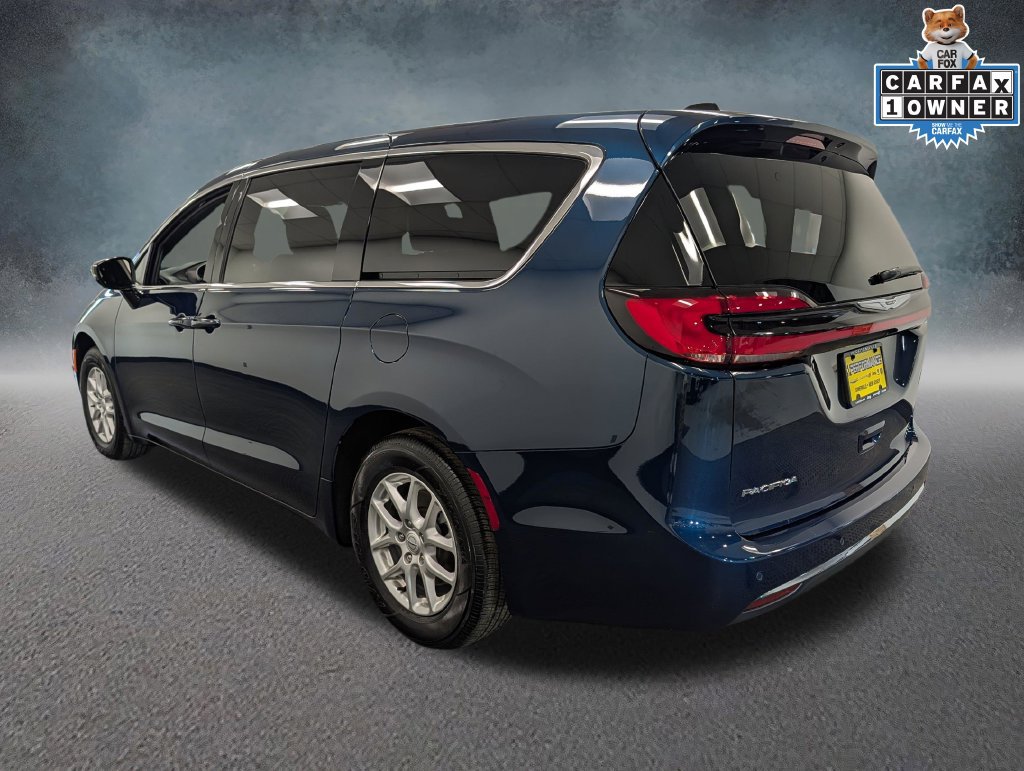 Used 2025 Chrysler Pacifica Select FWD image 6