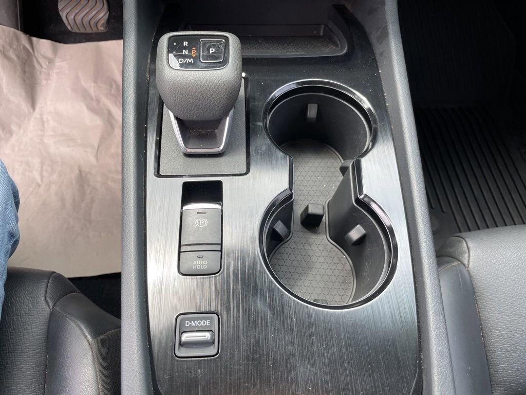 Used 2023 Nissan Rogue SV w/ SV Premium B Package FWD image 17