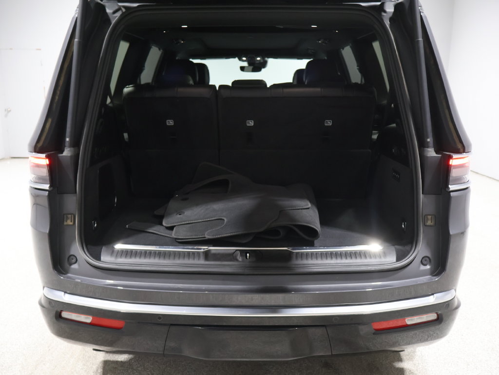 Used 2023 Jeep Grand Wagoneer 4WD image 20