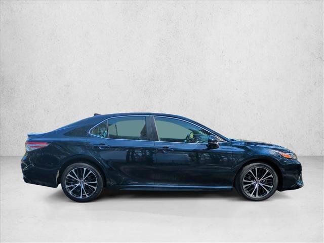 Used 2020 Toyota Camry SE image 4