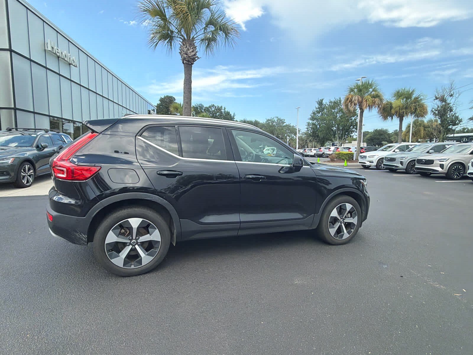 Used 2023 Volvo XC40 B5 Ultimate w/ Climate Package AWD/4WD image 16