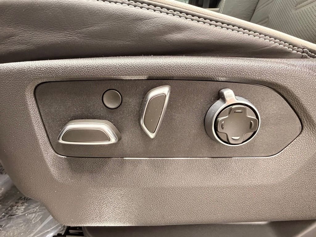 Used 2025 GMC Sierra 1500 AT4X image 30