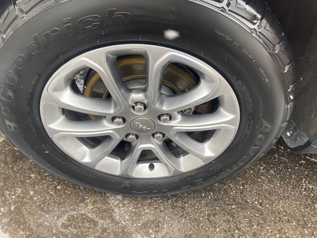 Used 2015 Jeep Grand Cherokee Limited image 31