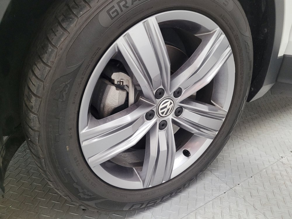 Used 2021 Volkswagen Tiguan SEL FWD image 31