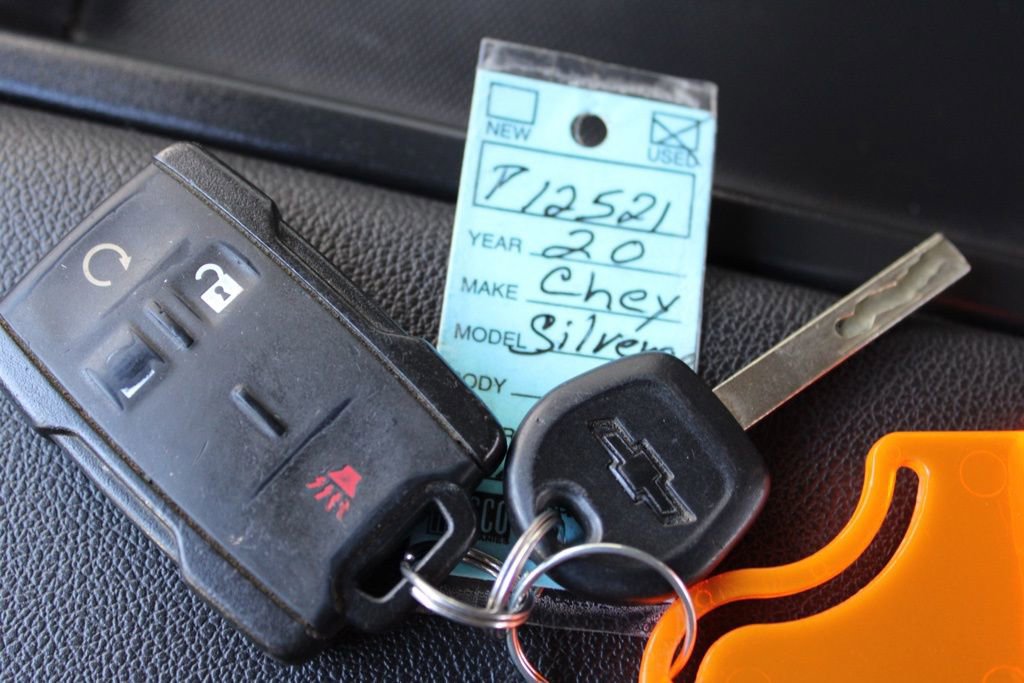 Used 2020 Chevrolet Silverado 1500 LT image 30