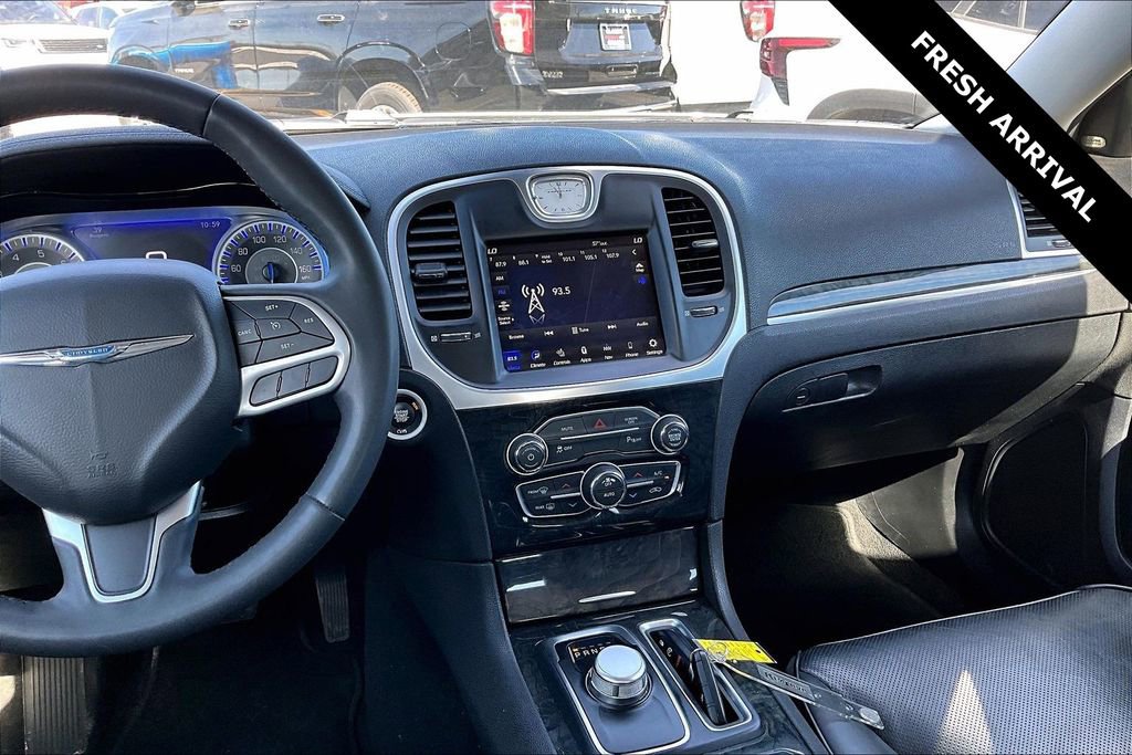 Used 2023 Chrysler 300 Touring L w/ Comfort Group image 9