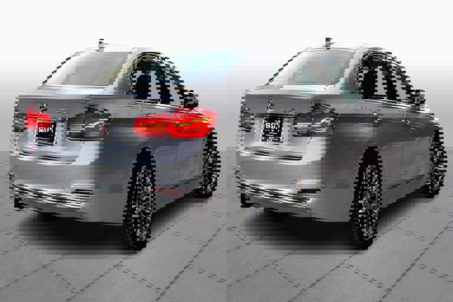 Used 2018 BMW 330e image 13