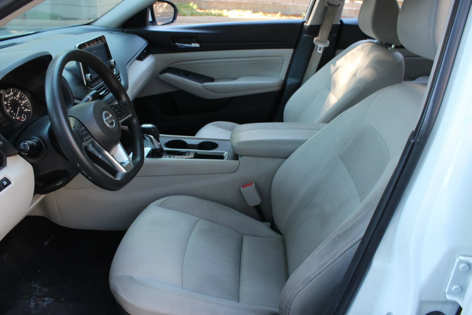 Used 2020 Nissan Altima 2.5 S FWD image 14