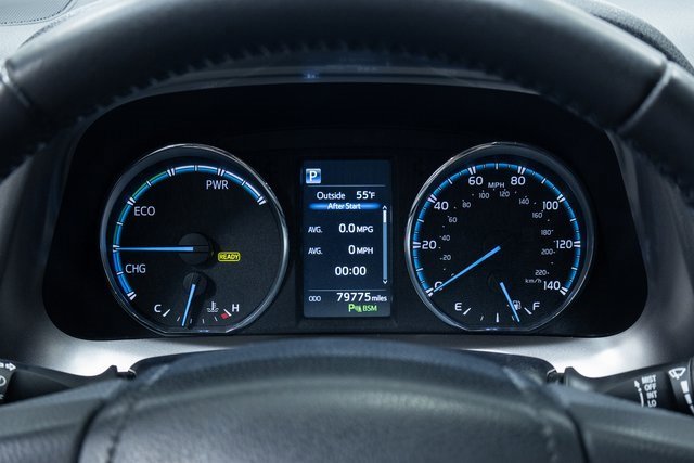 Used 2017 Toyota RAV4 Limited image 2