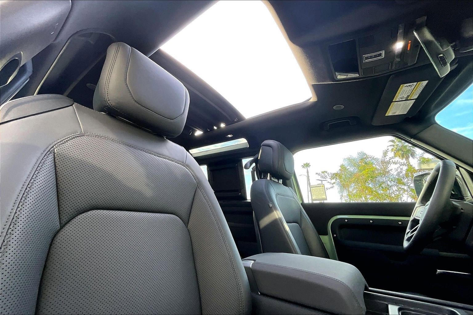 Used 2023 Land Rover Defender 110 75th Limited Edition image 22