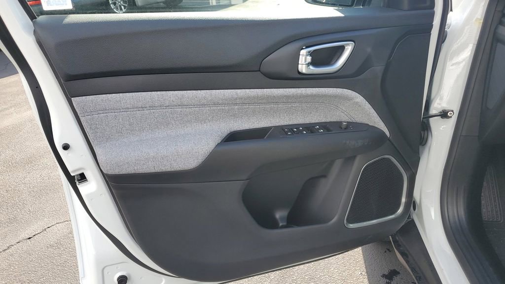 New 2026 Jeep Compass Latitude image 21