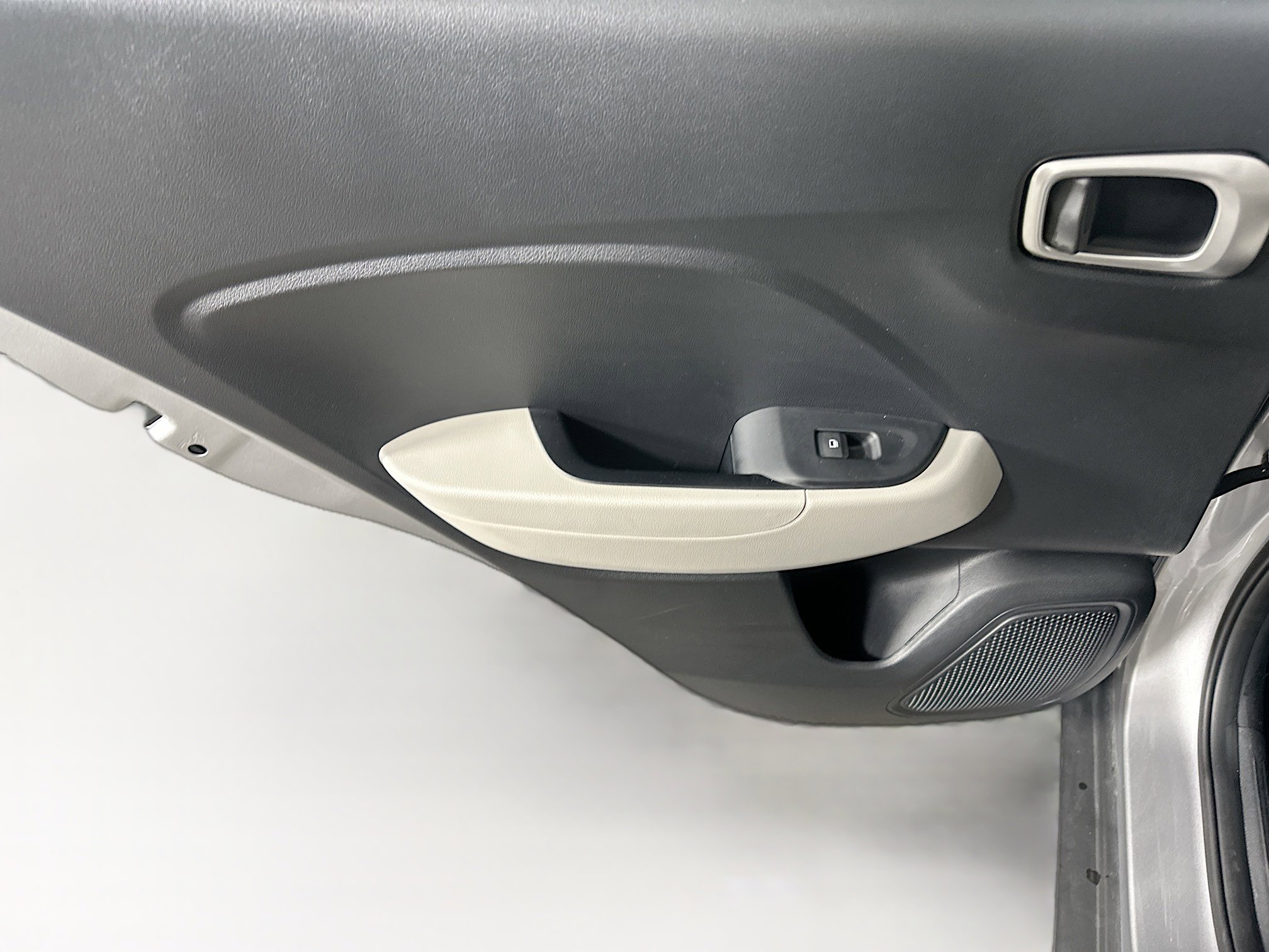 Used 2025 Hyundai Venue SEL image 25