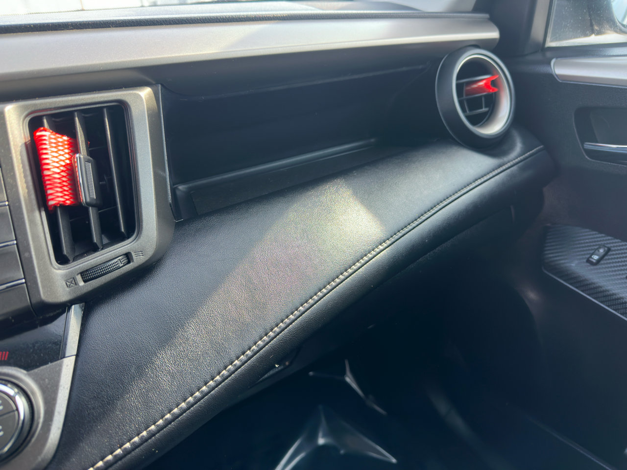 Used 2014 Toyota RAV4 Limited image 23