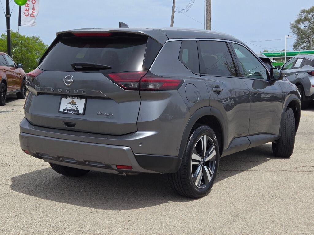 Used 2026 Nissan Rogue SL AWD/4WD image 11