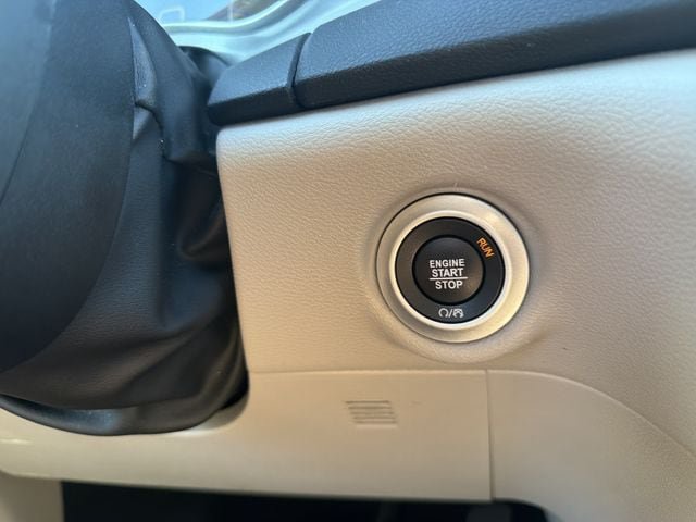 Used 2023 Chrysler Pacifica Touring-L FWD image 28