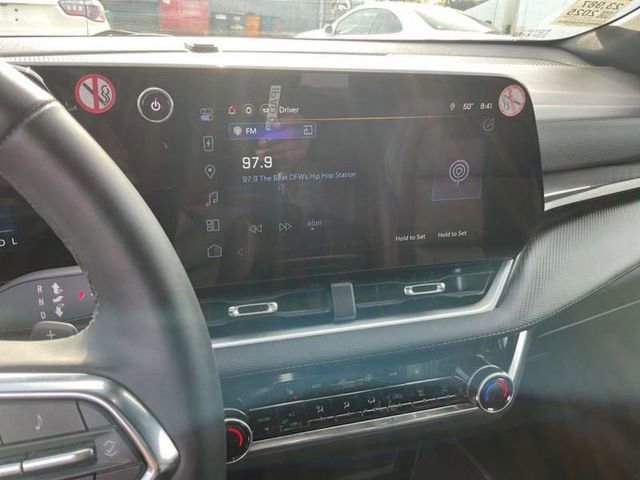 Used 2025 Chevrolet Equinox LT w/ Convenience Package II image 11