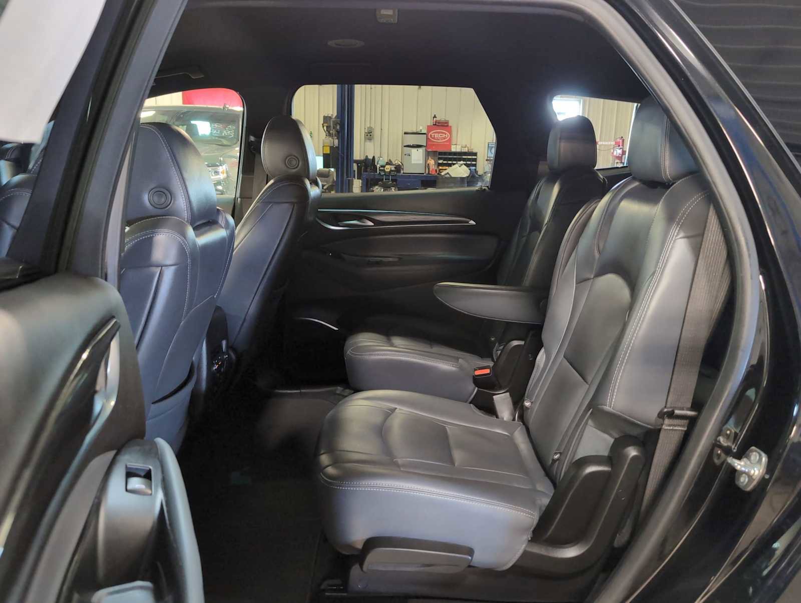 Used 2024 Buick Enclave Premium AWD/4WD image 25